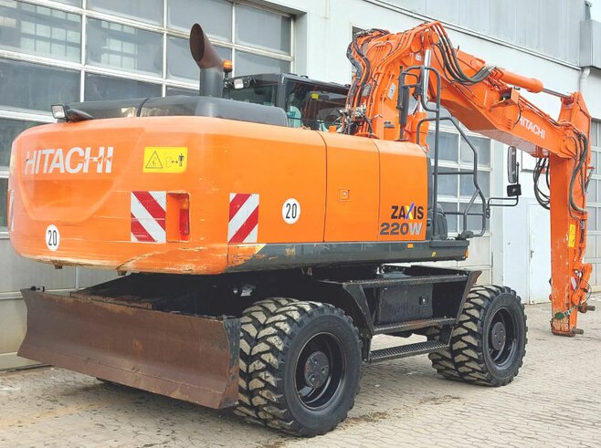 Hitachi ZX220W-5