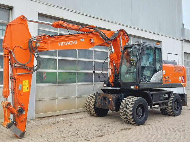 Hitachi ZX220W-5