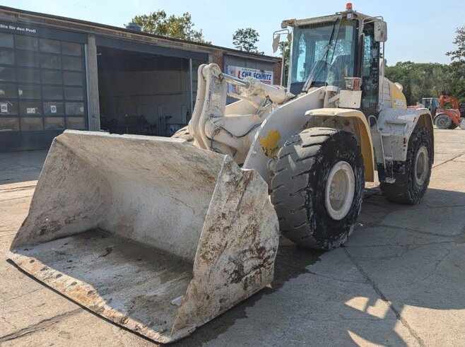 New Holland W190C