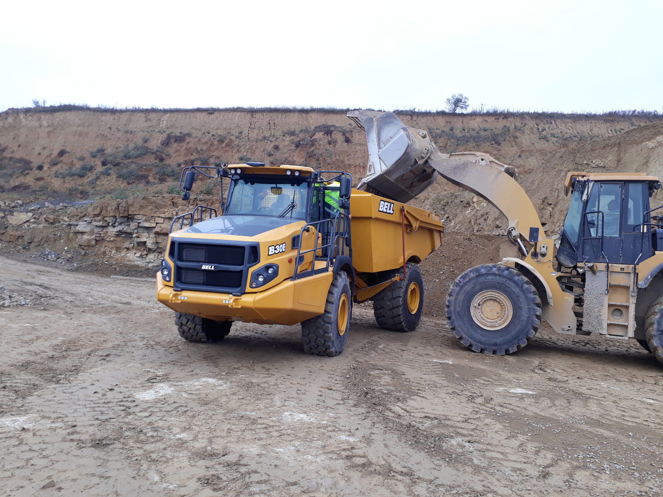 B30E 4x4 - obrazek 5