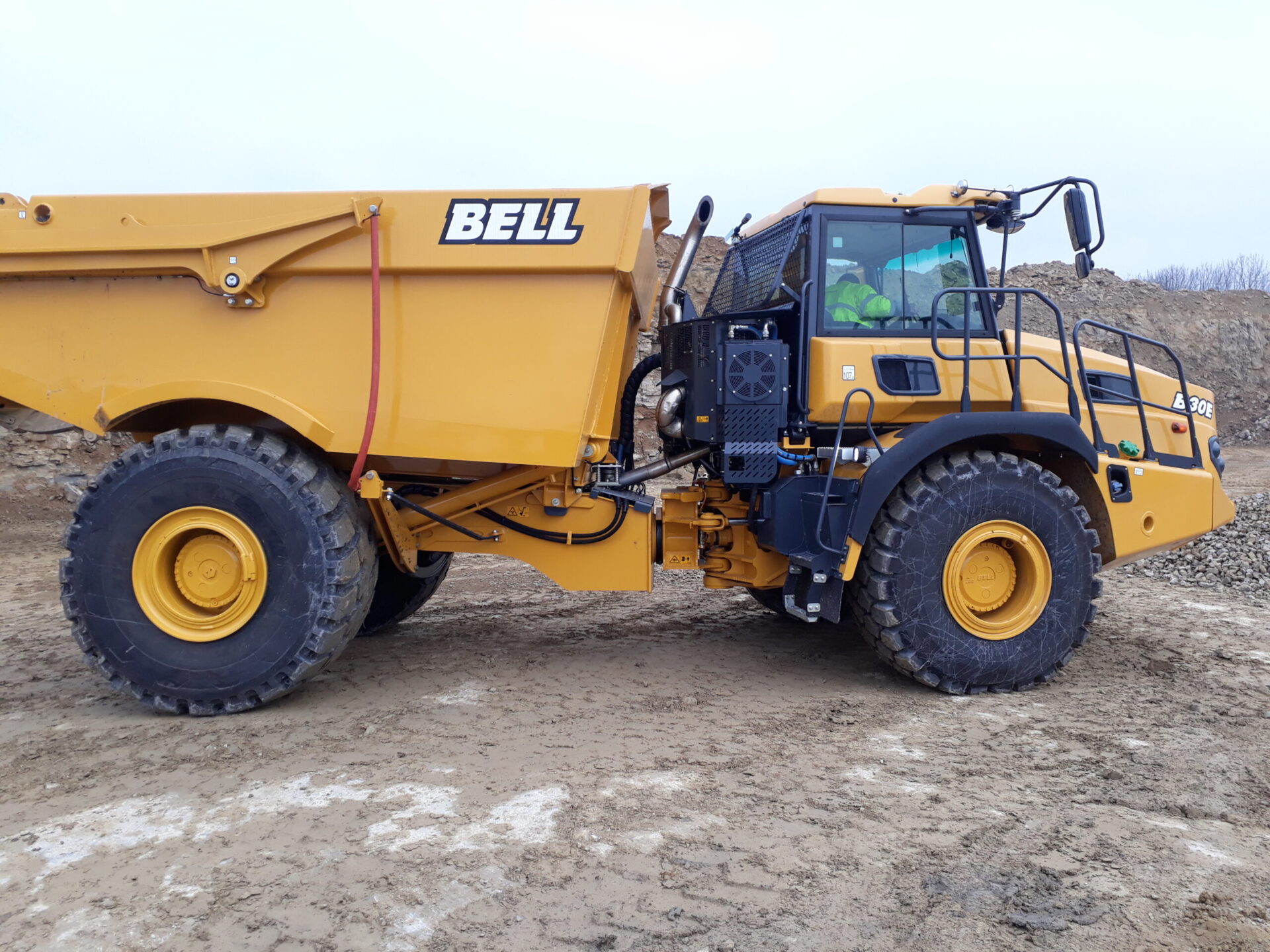 B30E 4x4 - obrazek 4
