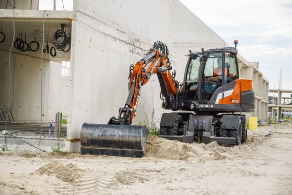 Koparka kompaktowa ZX95W-7